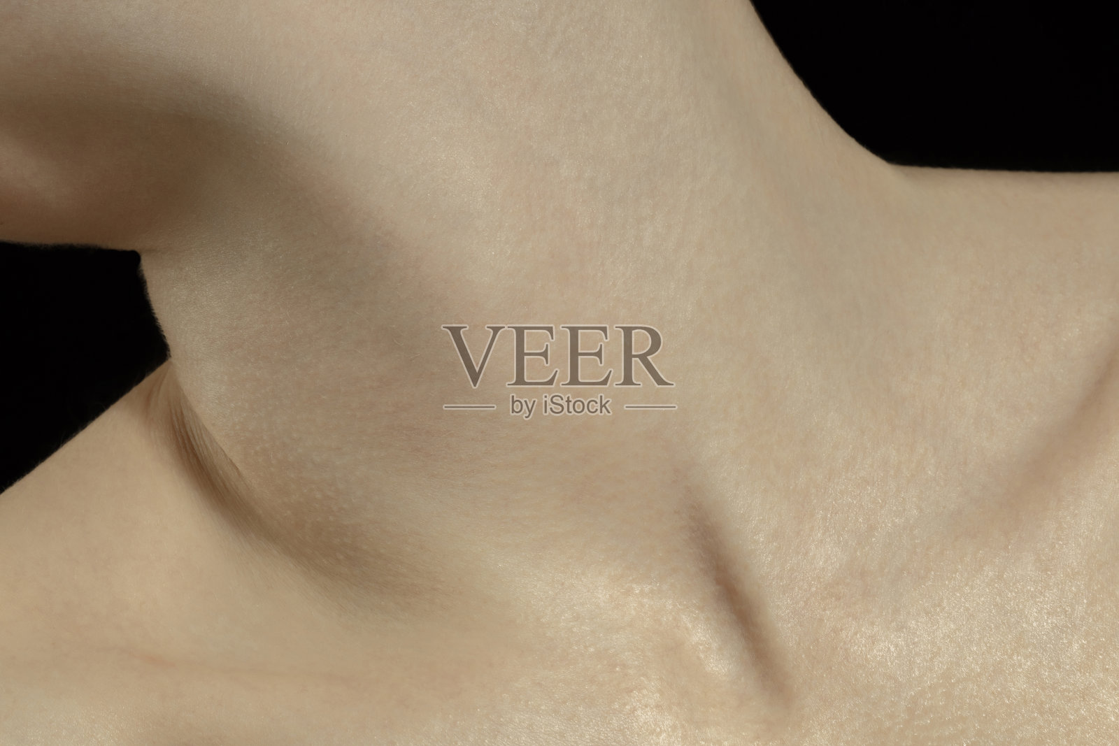 人类皮肤的纹理。精心保存的白人人体特写照片摄影图片