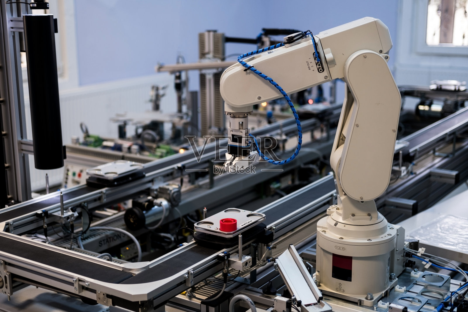 工业4.0智能工厂概念;生产中的人工智能。照片摄影图片