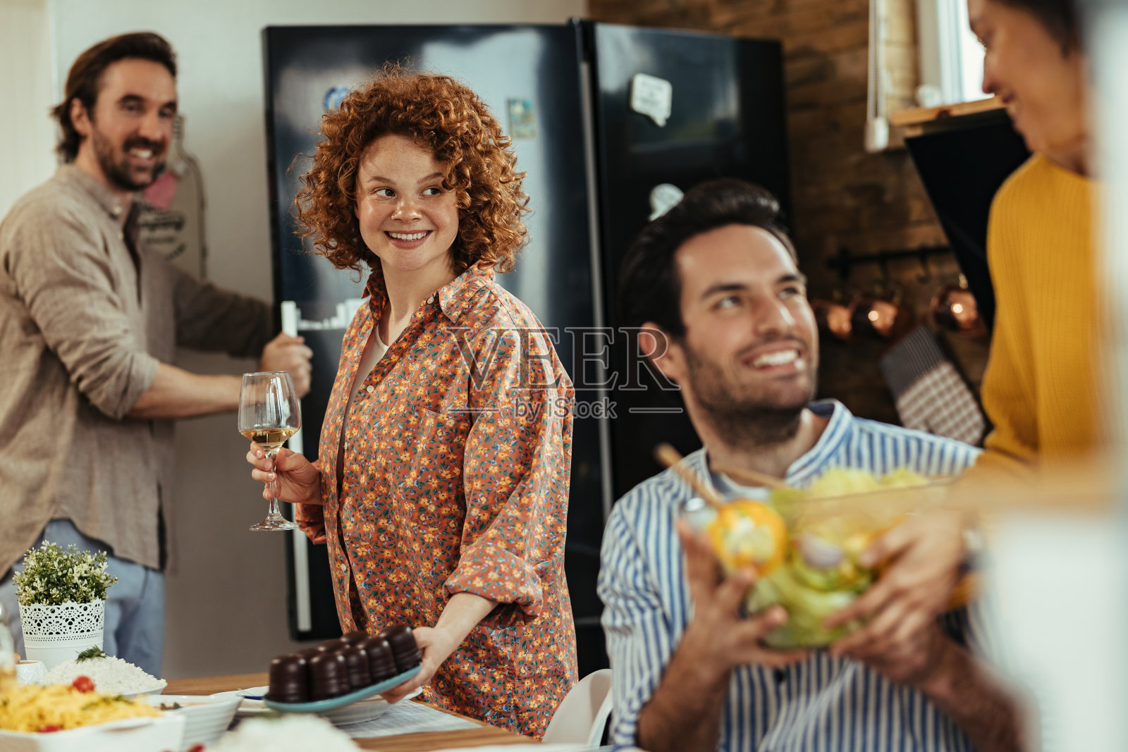 来点甜点！照片摄影图片