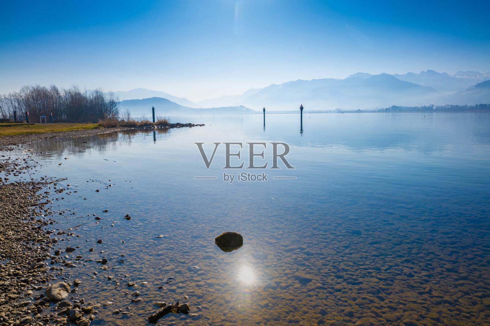 瑞士圣加伦，rapperswill - jona，上苏黎世湖沿岸美丽的海岸景观照片摄影图片