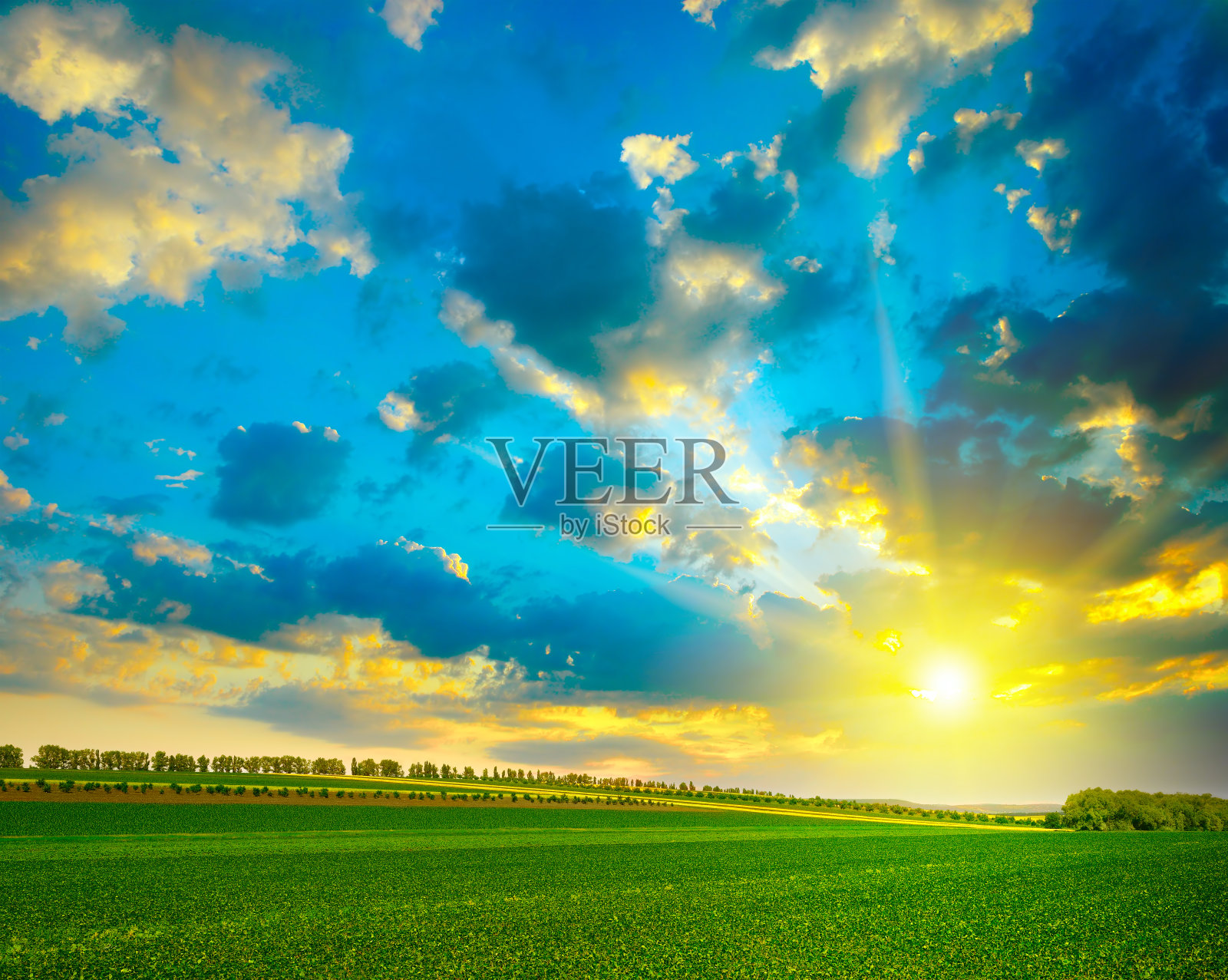 极其美丽明亮的天空照片摄影图片