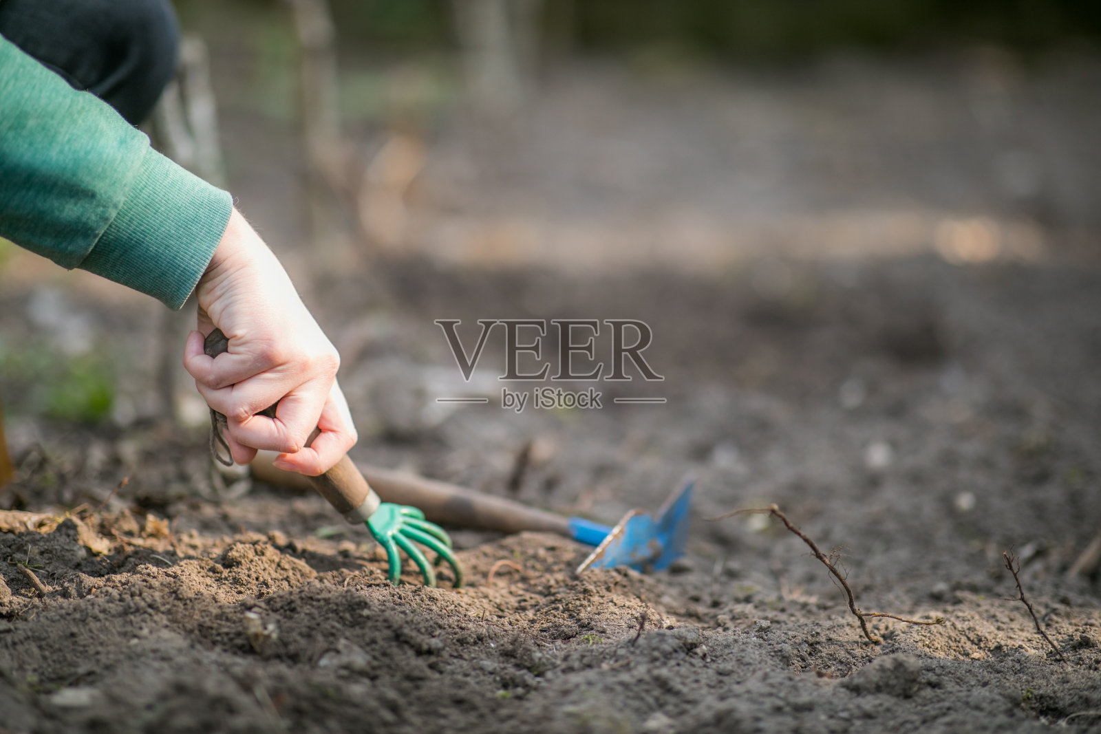 春季大扫除。照片摄影图片