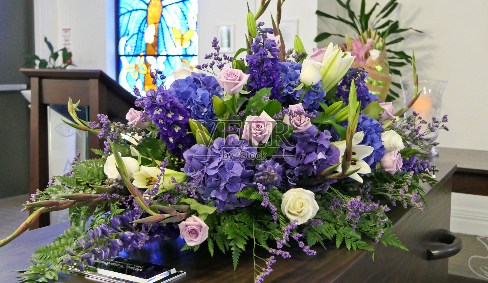 冠状病毒和新冠肺炎大流行导致的死亡人数增加照片摄影图片