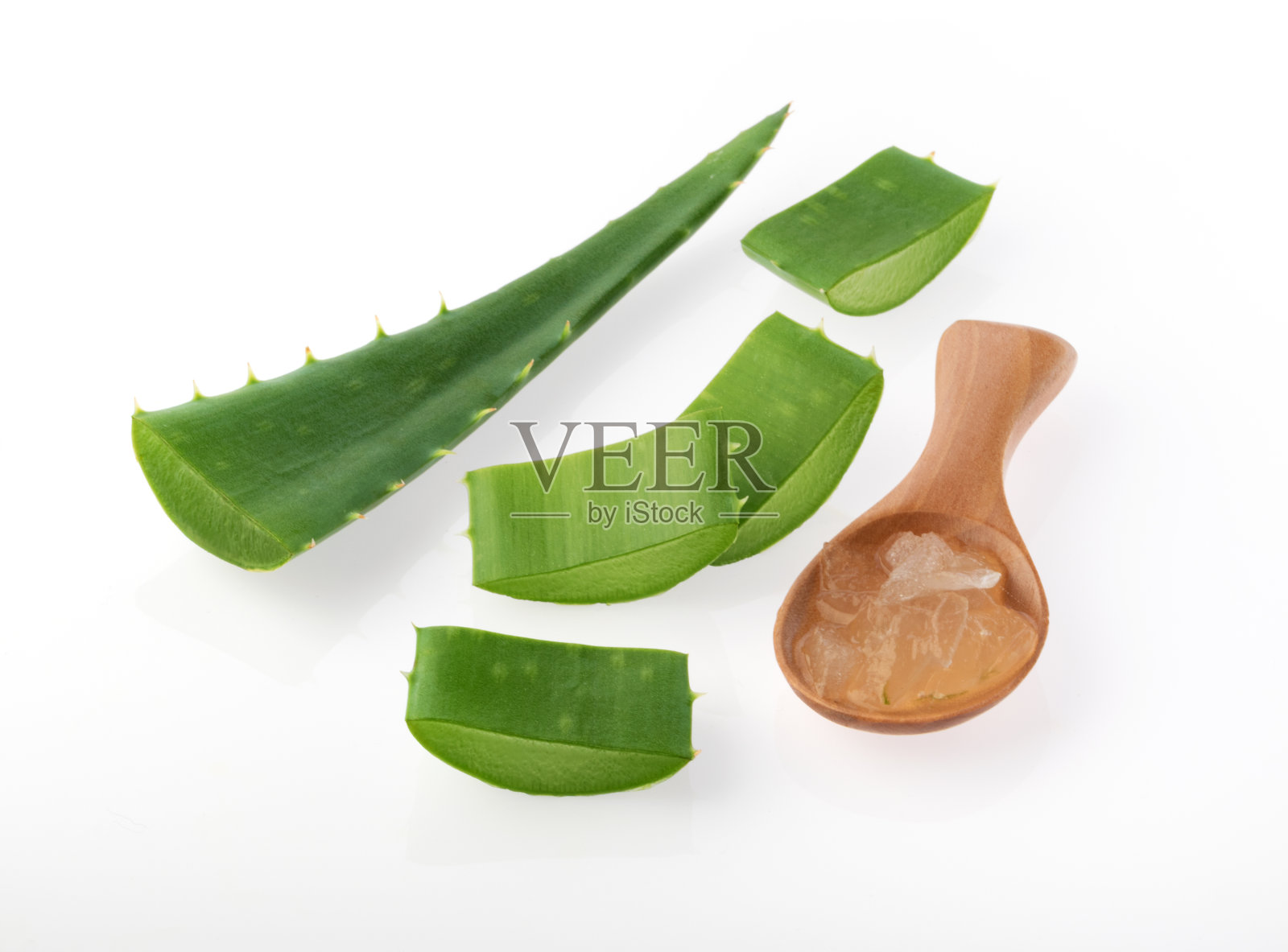 芦荟切片植物上白色照片摄影图片