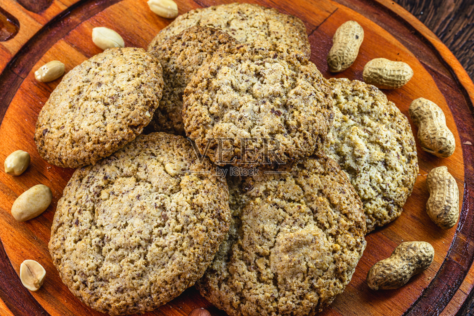 美国花生饼干在翼，微距照片。素食和有机食品。照片摄影图片