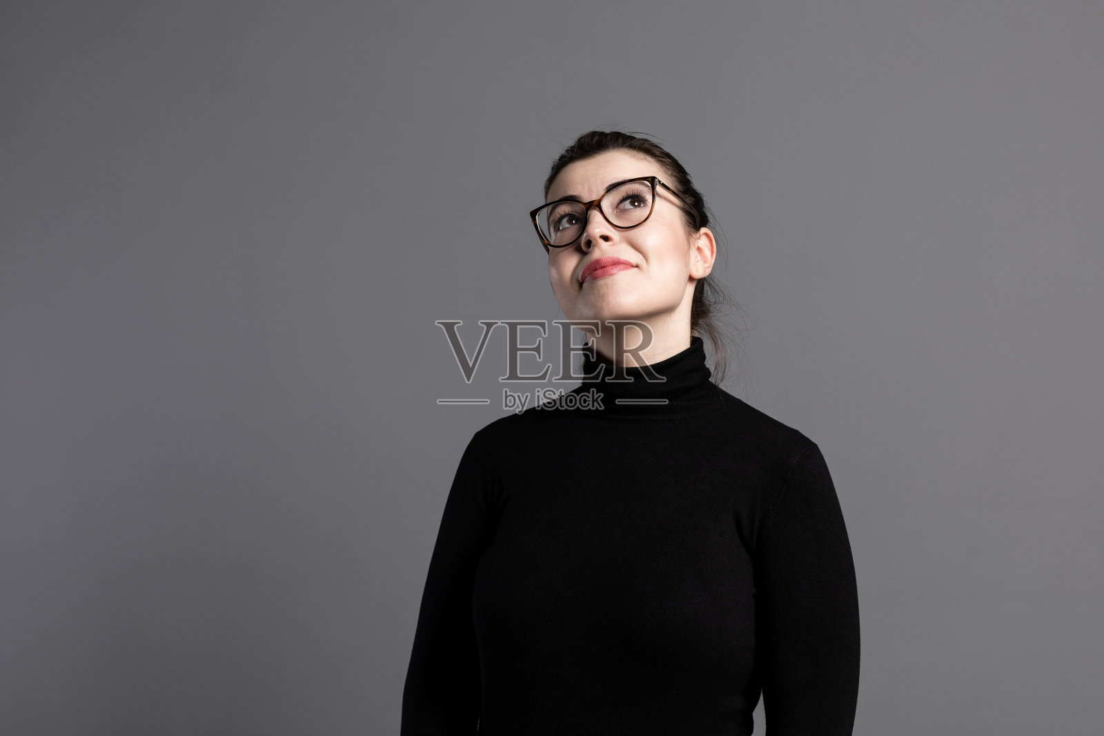 年轻女子的肖像照片摄影图片