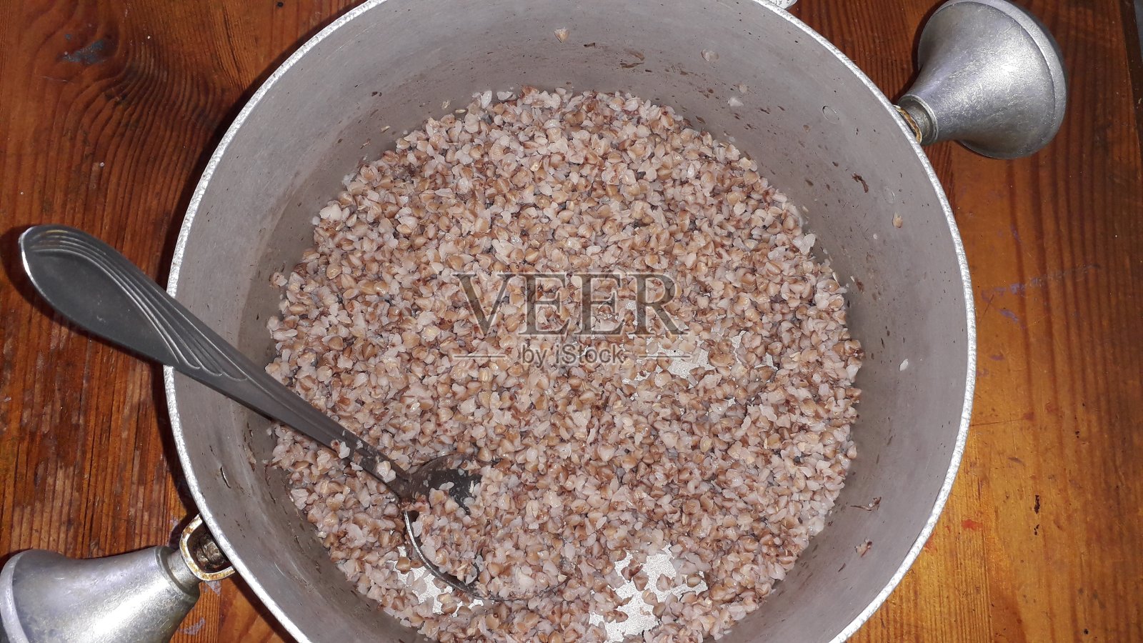 厨房里自制的各种食物照片摄影图片