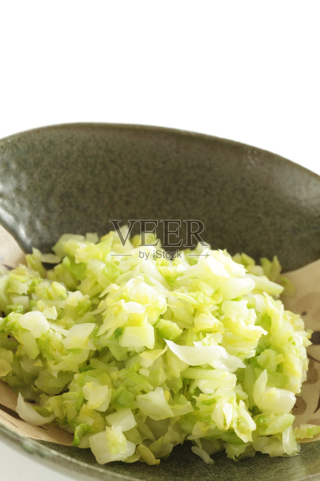 切好的白菜、猪肉、生姜、蒜放入碗中，复制空间照片摄影图片