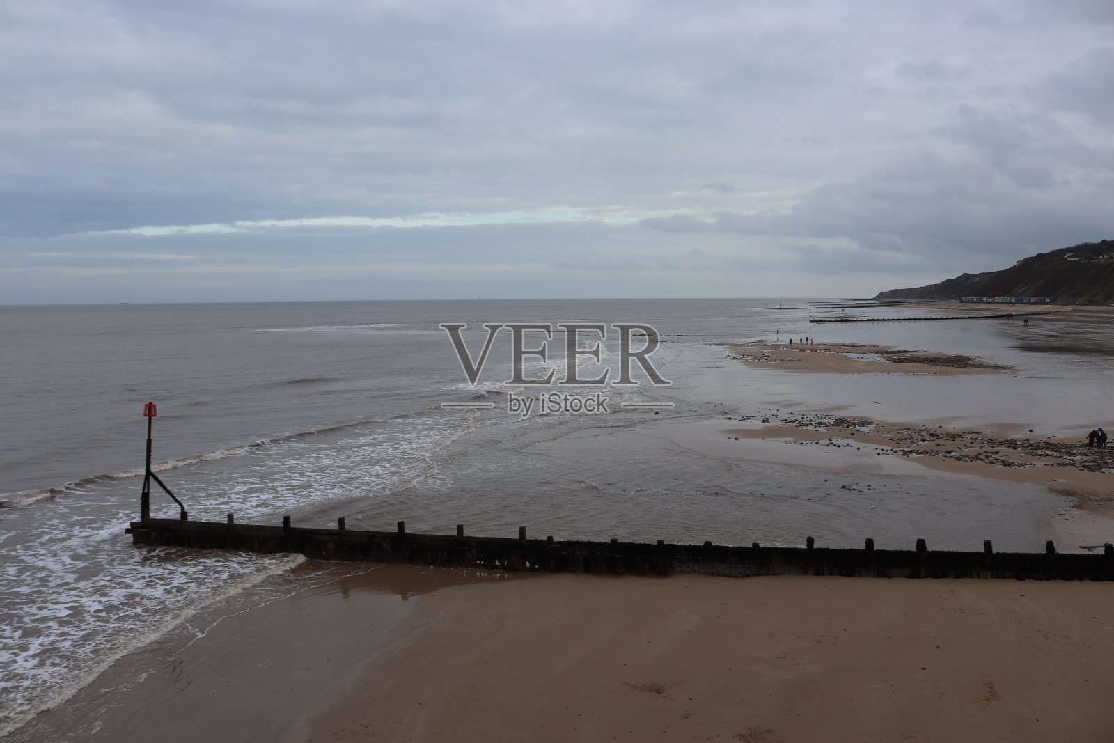 早春的英国海滩照片摄影图片