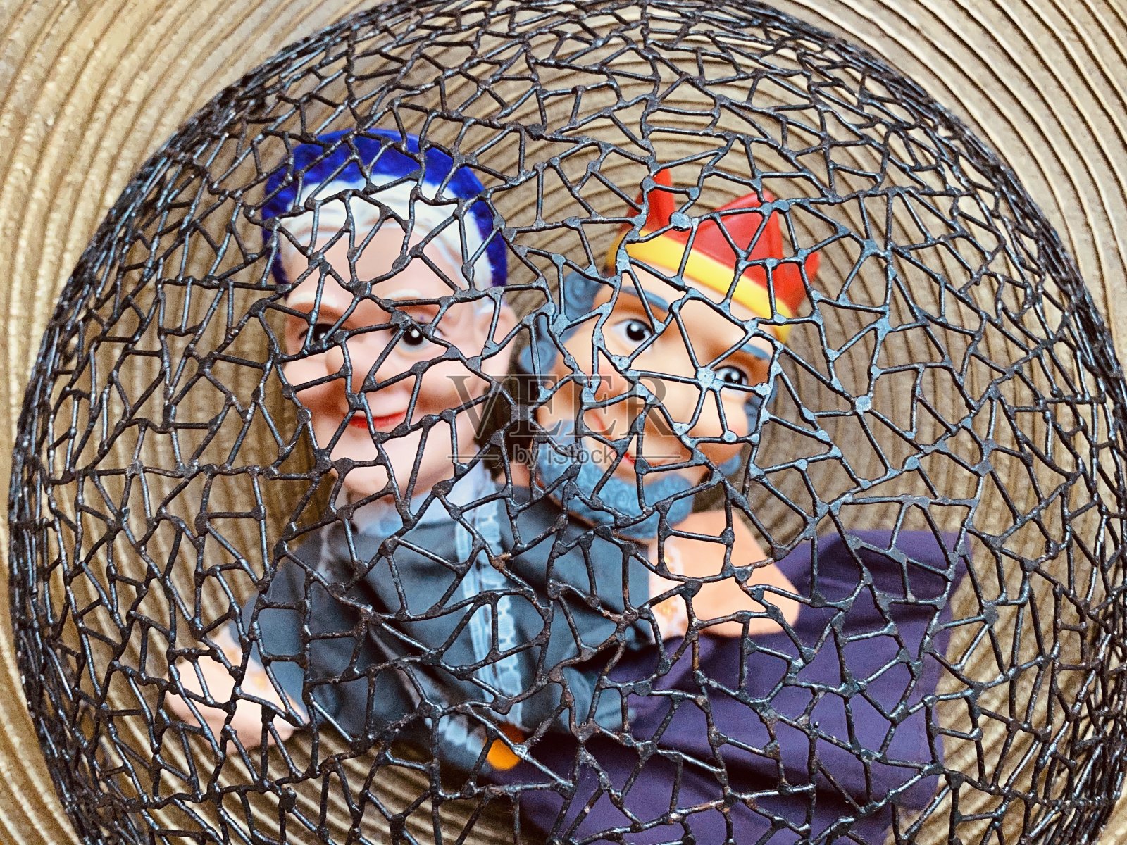 爷爷奶奶分开照片摄影图片