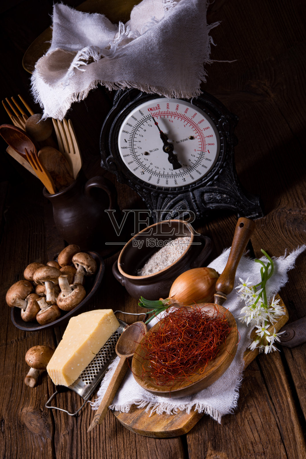 辣椒丝是一种很好的装饰香料照片摄影图片