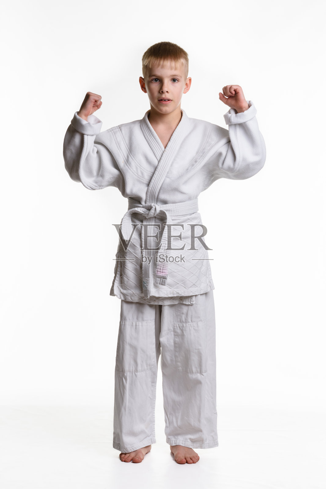 喜爱柔道并进行热身运动的男运动员照片摄影图片