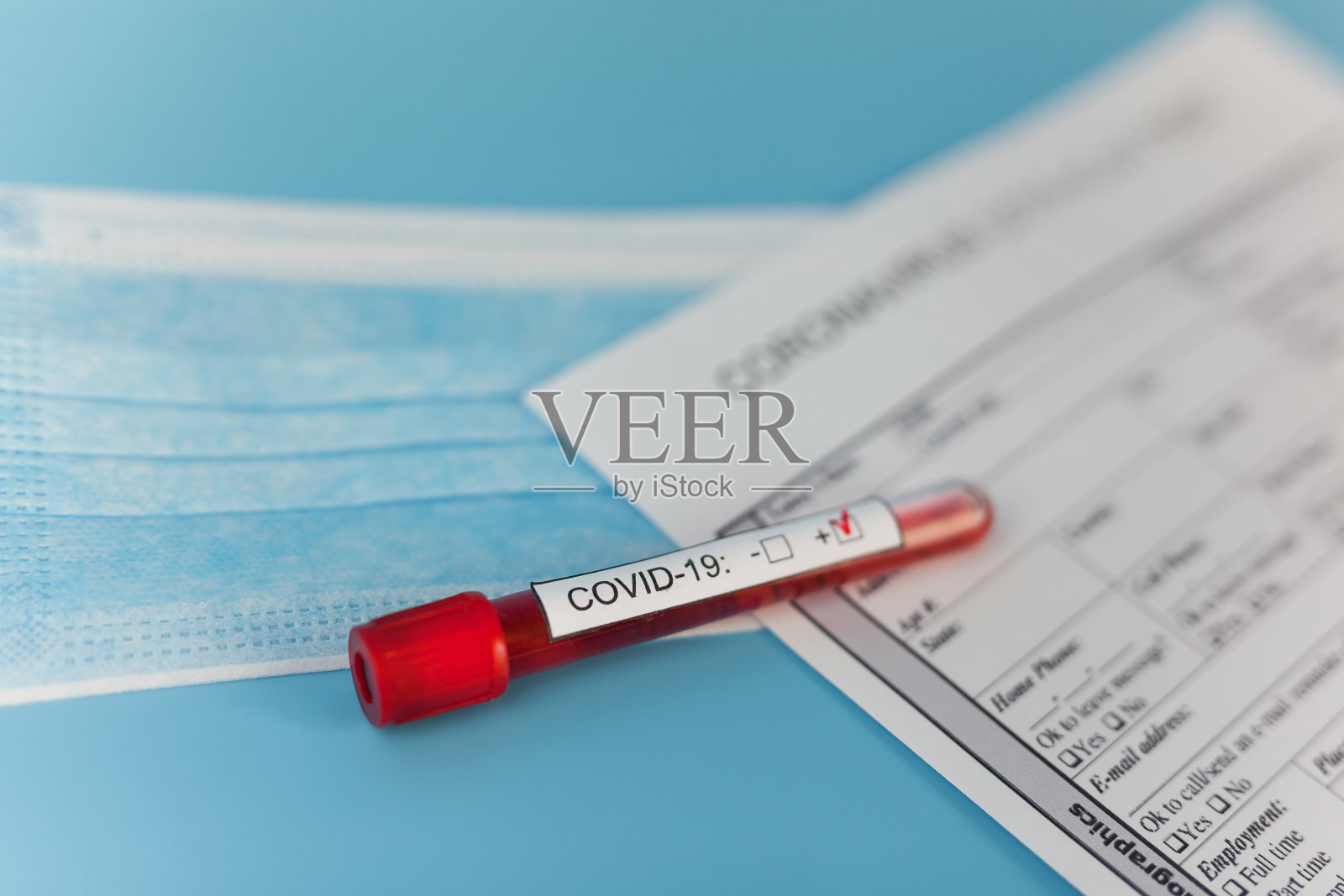 新型快速传播冠状病毒血液检测呈阳性照片摄影图片