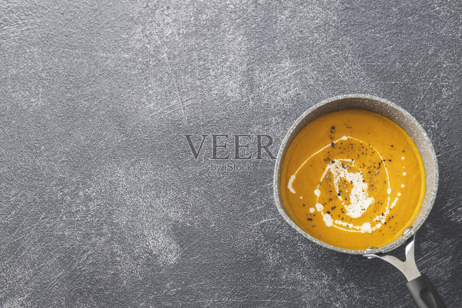 南瓜胡萝卜汤照片摄影图片