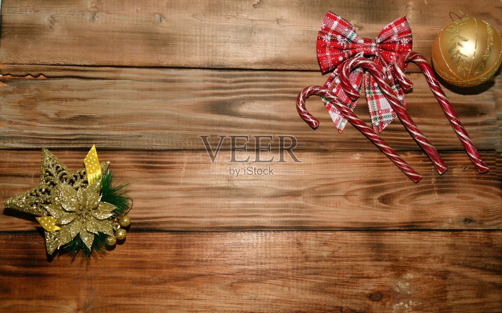 圣诞装饰品和圣诞焦糖照片摄影图片