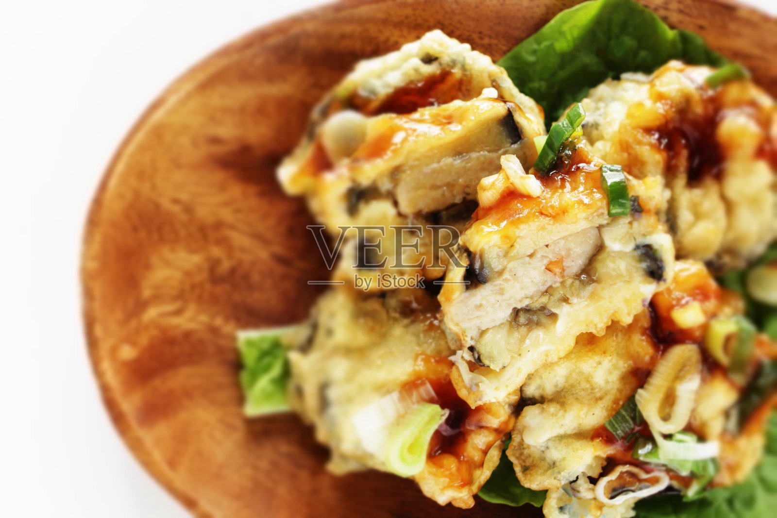 中国菜，油炸茄子和碎猪肉三明治照片摄影图片