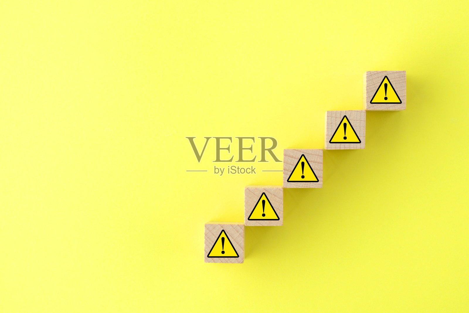 警告和警告级别的图像照片摄影图片