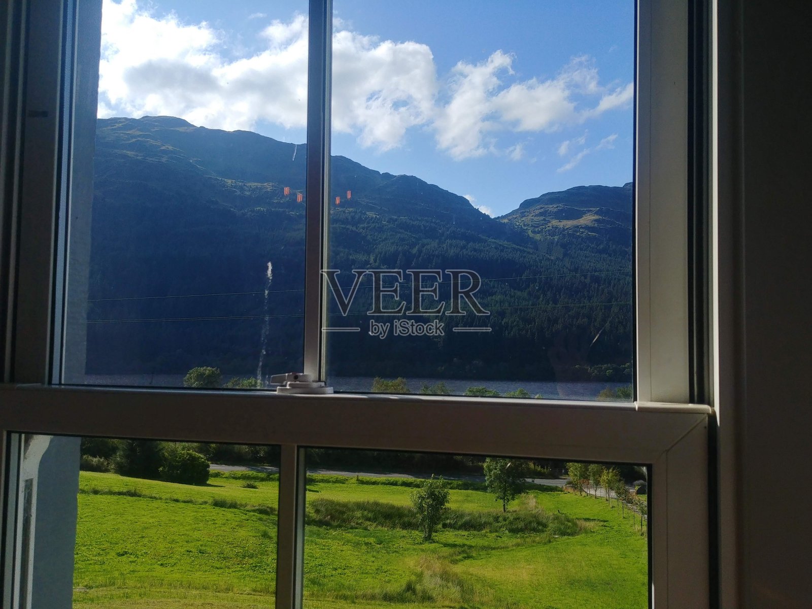 另一个世界之窗照片摄影图片