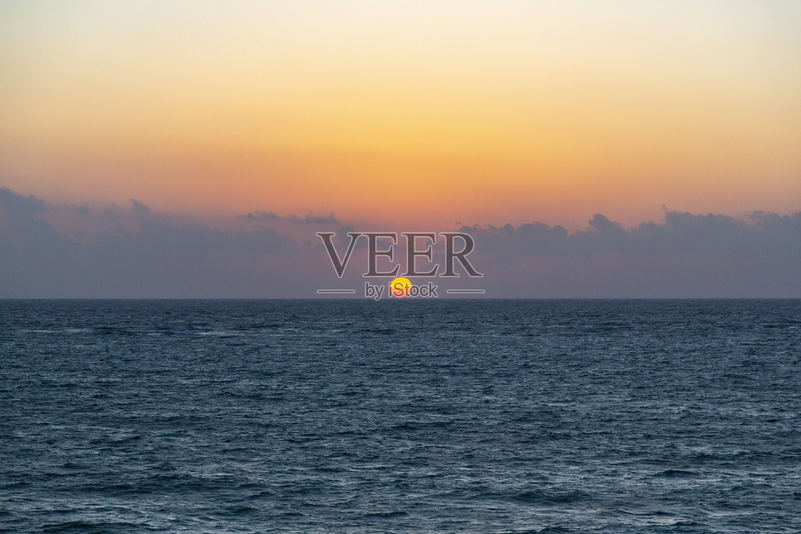 墨西哥金塔纳罗奥市图卢姆海滩的黎明照片摄影图片