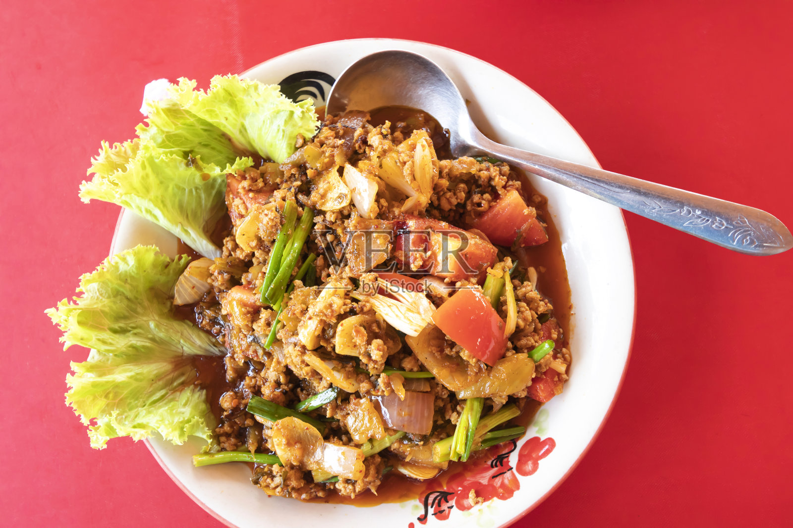 辣味猪肉沙拉照片摄影图片