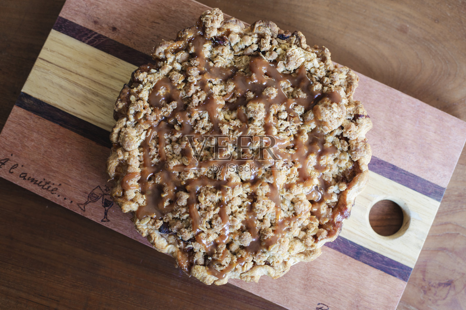 苹果和焦糖酥照片摄影图片