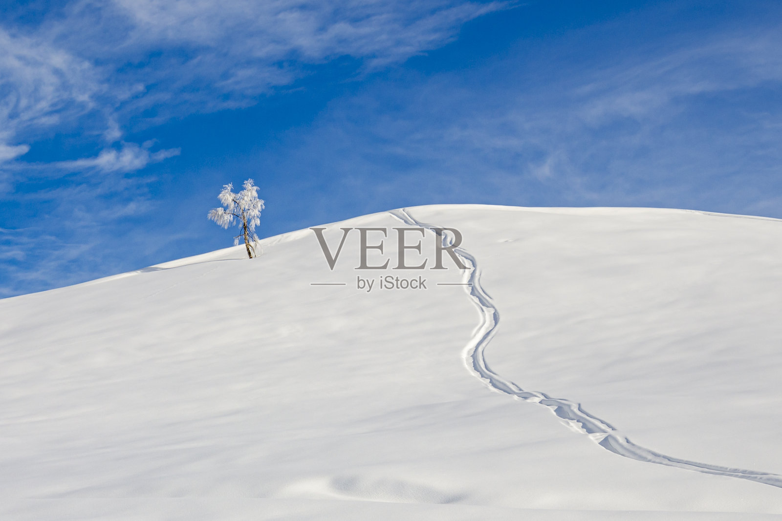 阿尔卑斯山冬天的景色照片摄影图片