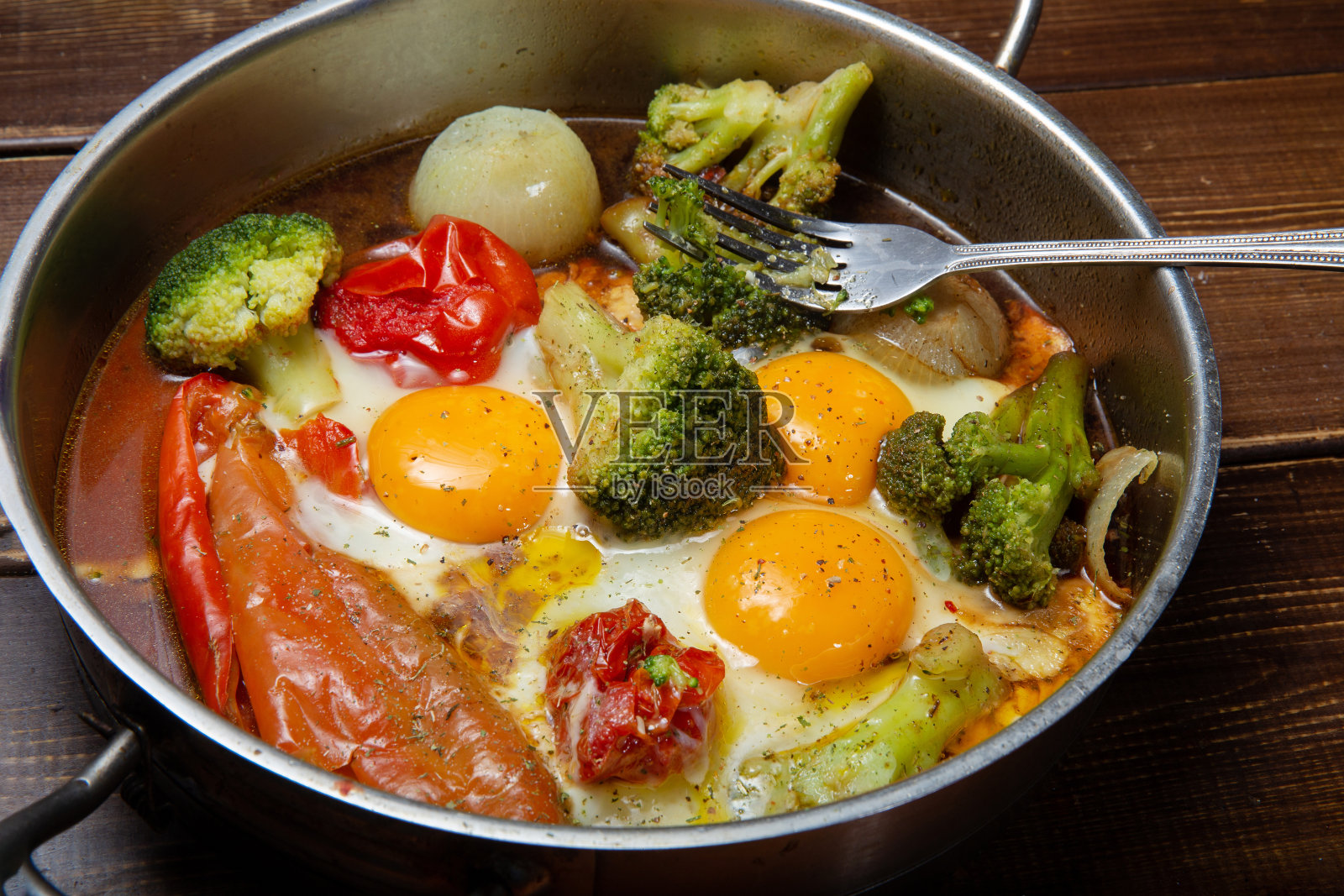 花椰菜和甜椒炒蛋照片摄影图片