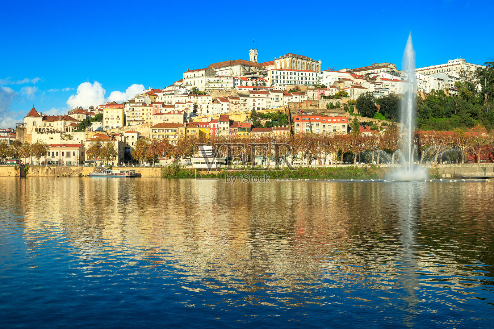葡萄牙科英布拉的城市景观。照片摄影图片
