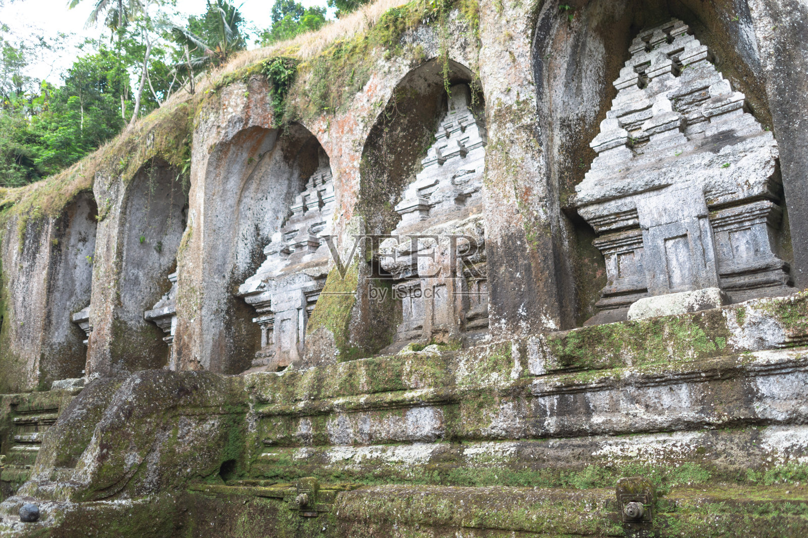 yogyakarta Kawi。古时石刻寺内有皇家墓葬。印尼巴厘岛。照片摄影图片