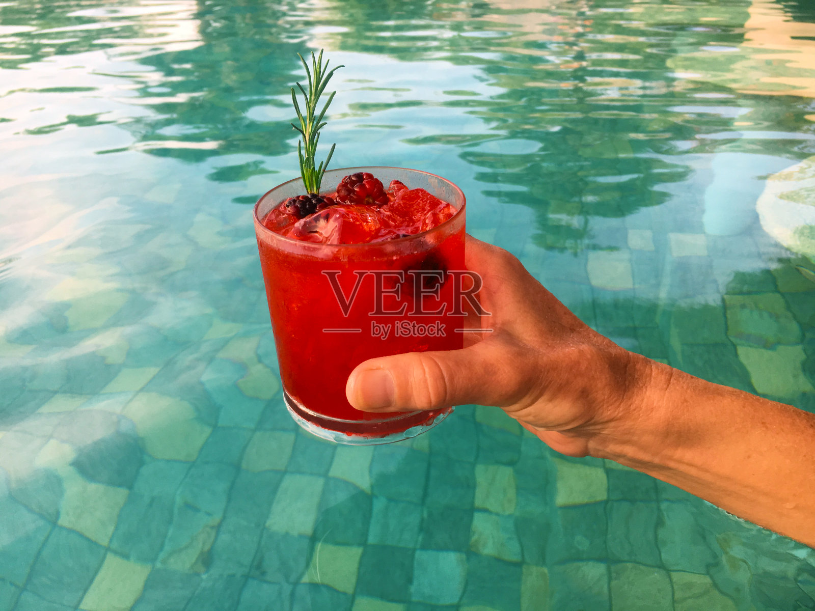 树莓三代基里酒照片摄影图片