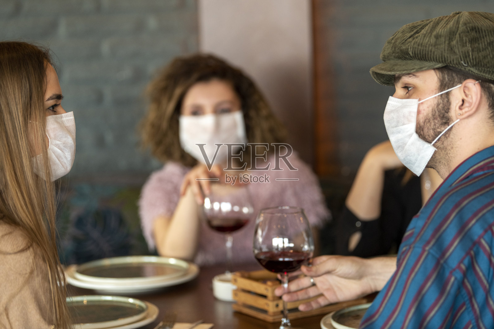 商界人士免受冠状病毒感染照片摄影图片