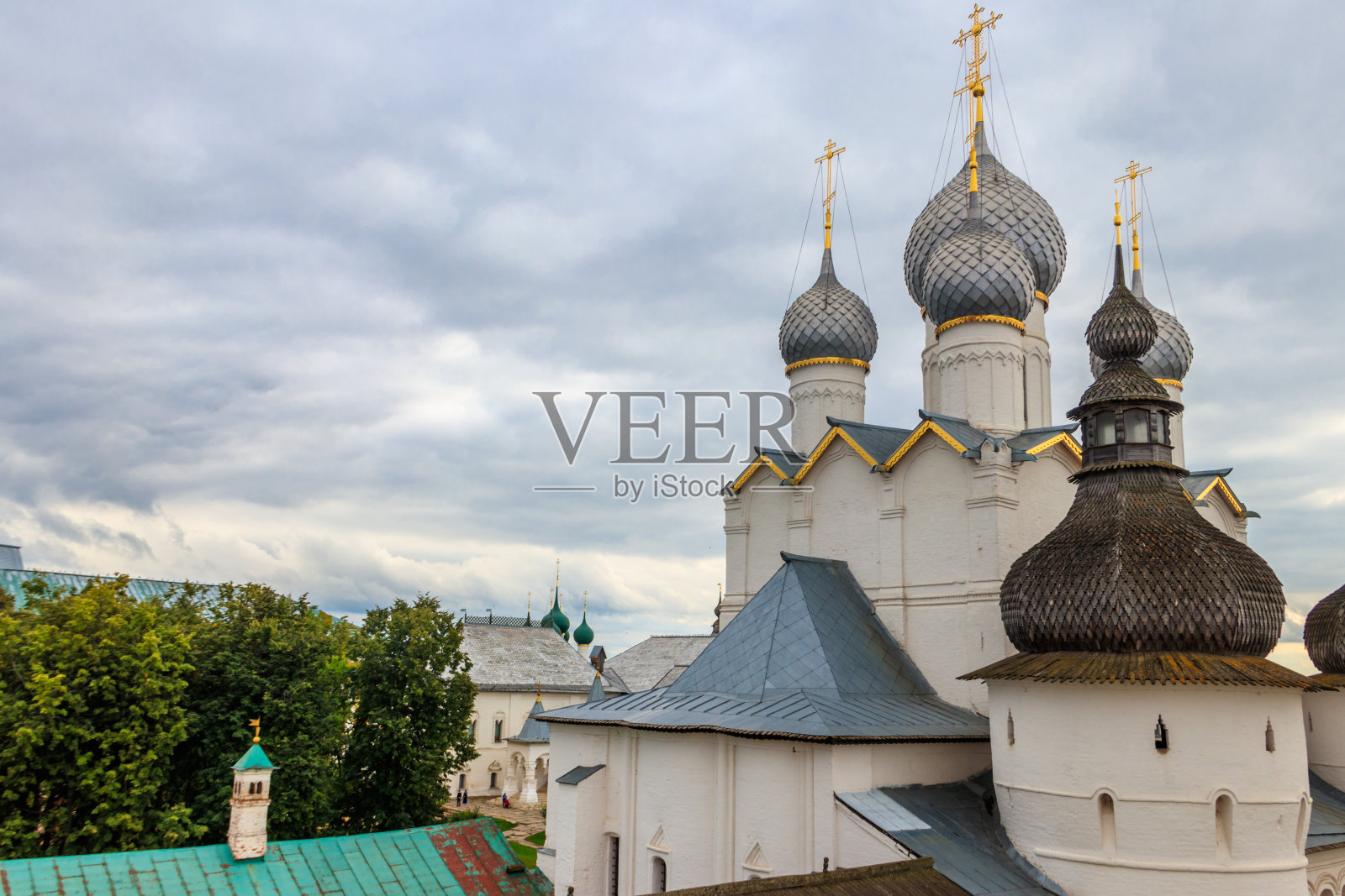 基督复活门教堂在罗斯托夫克里姆林宫，俄罗斯。俄罗斯金戒指照片摄影图片