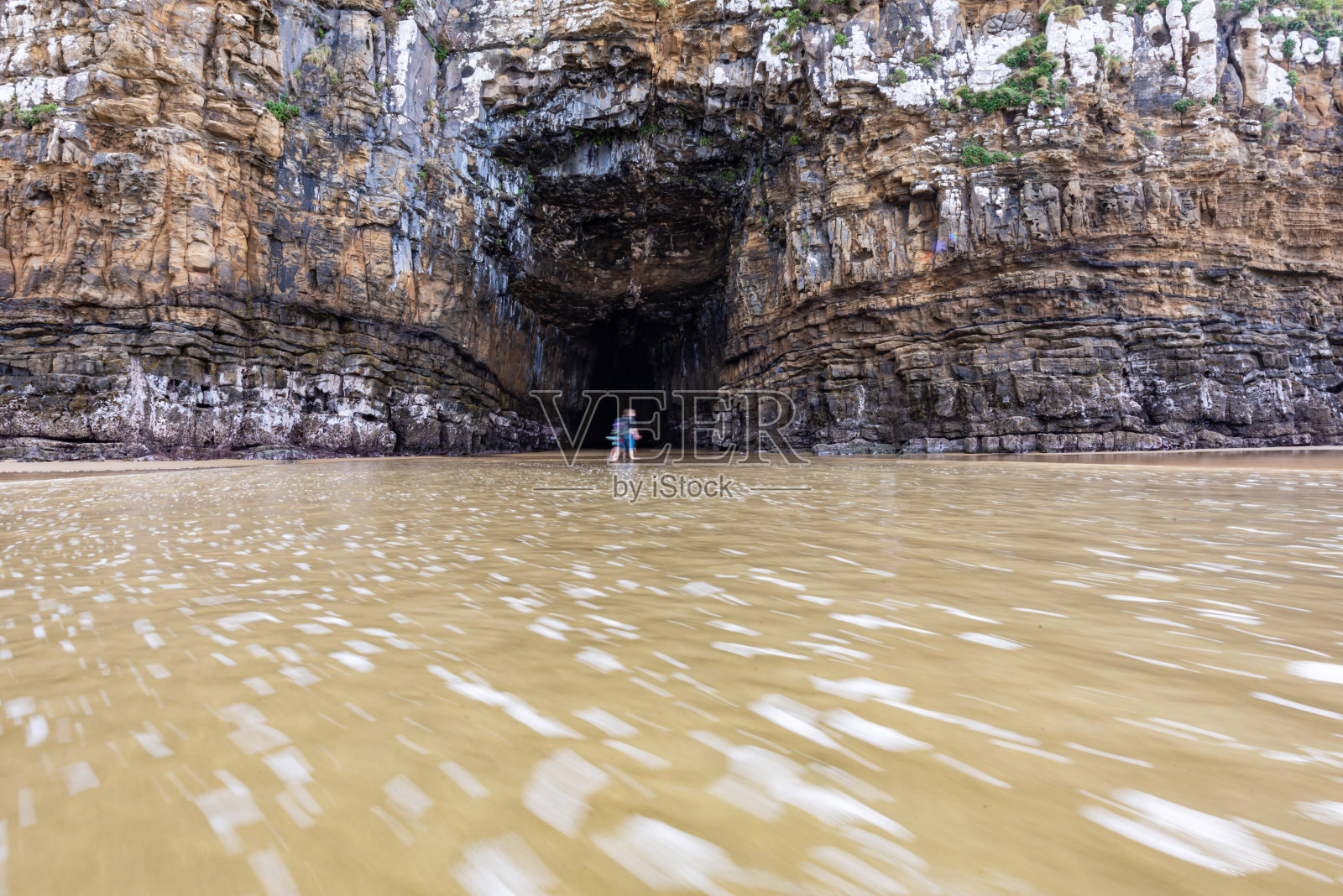 宏伟的大教堂洞穴，卡特林，新西兰照片摄影图片