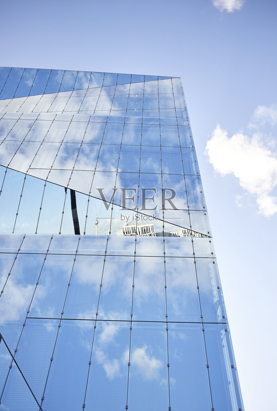 玻璃幕墙的现代建筑照片摄影图片