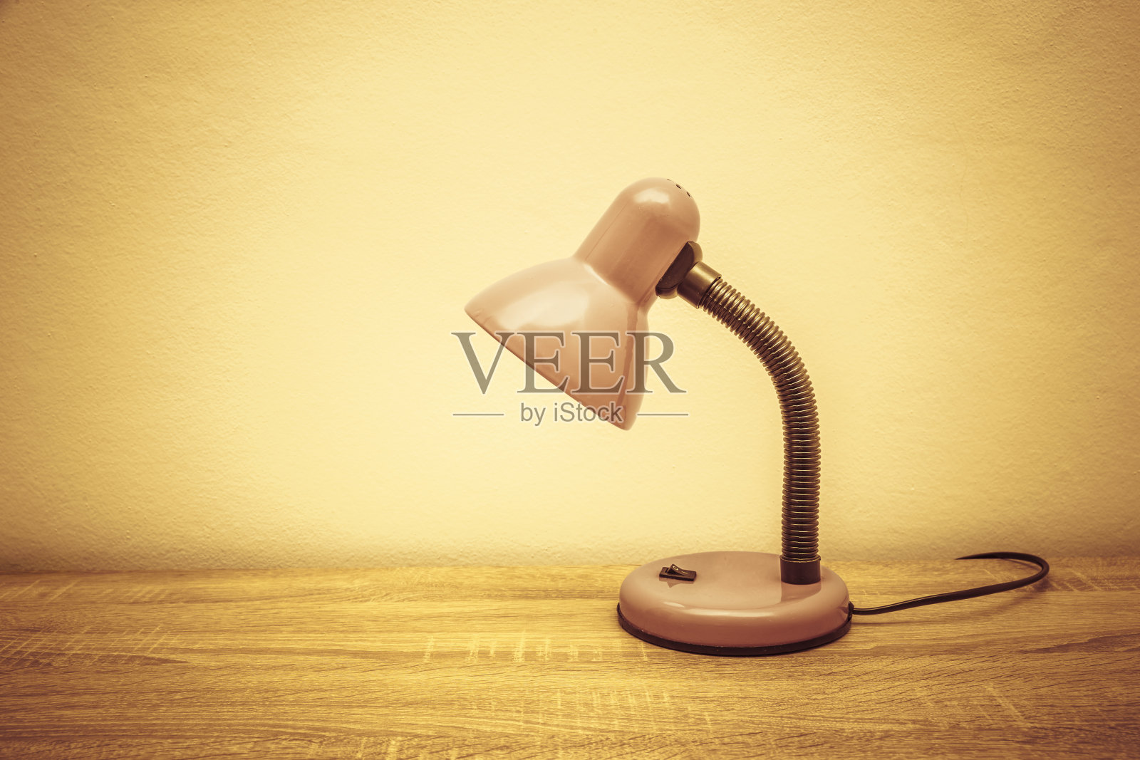 闹钟与时间切换到夏季时间照片摄影图片