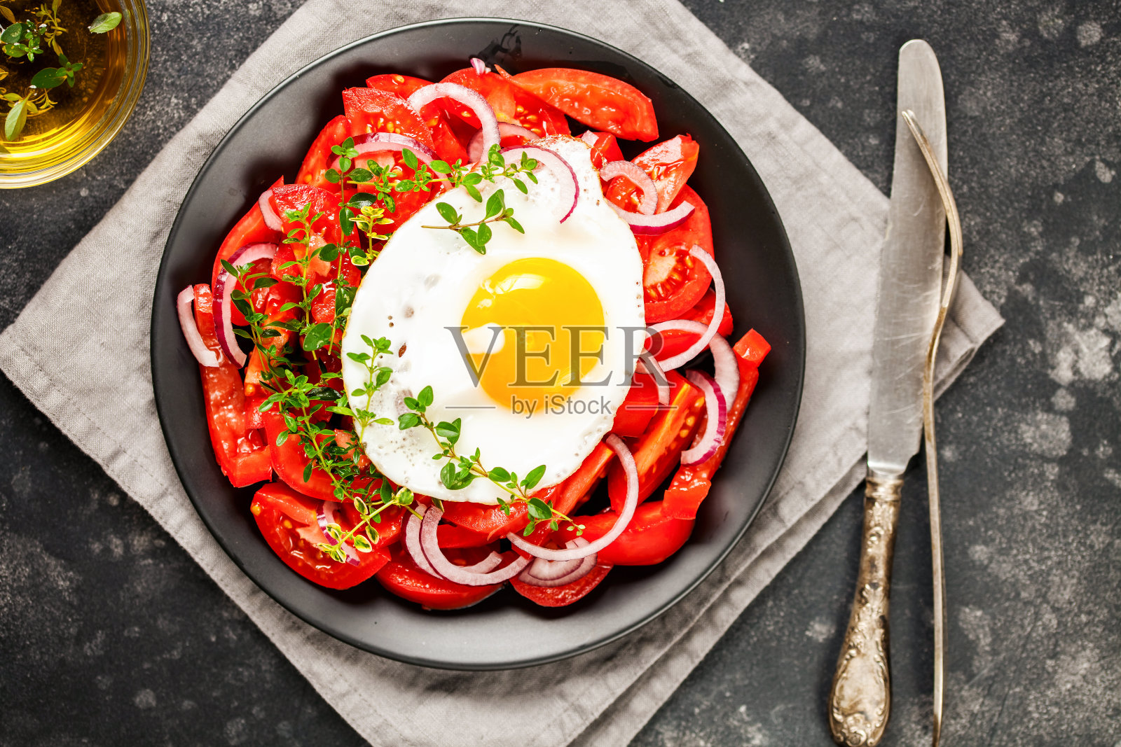 西红柿和煎蛋照片摄影图片