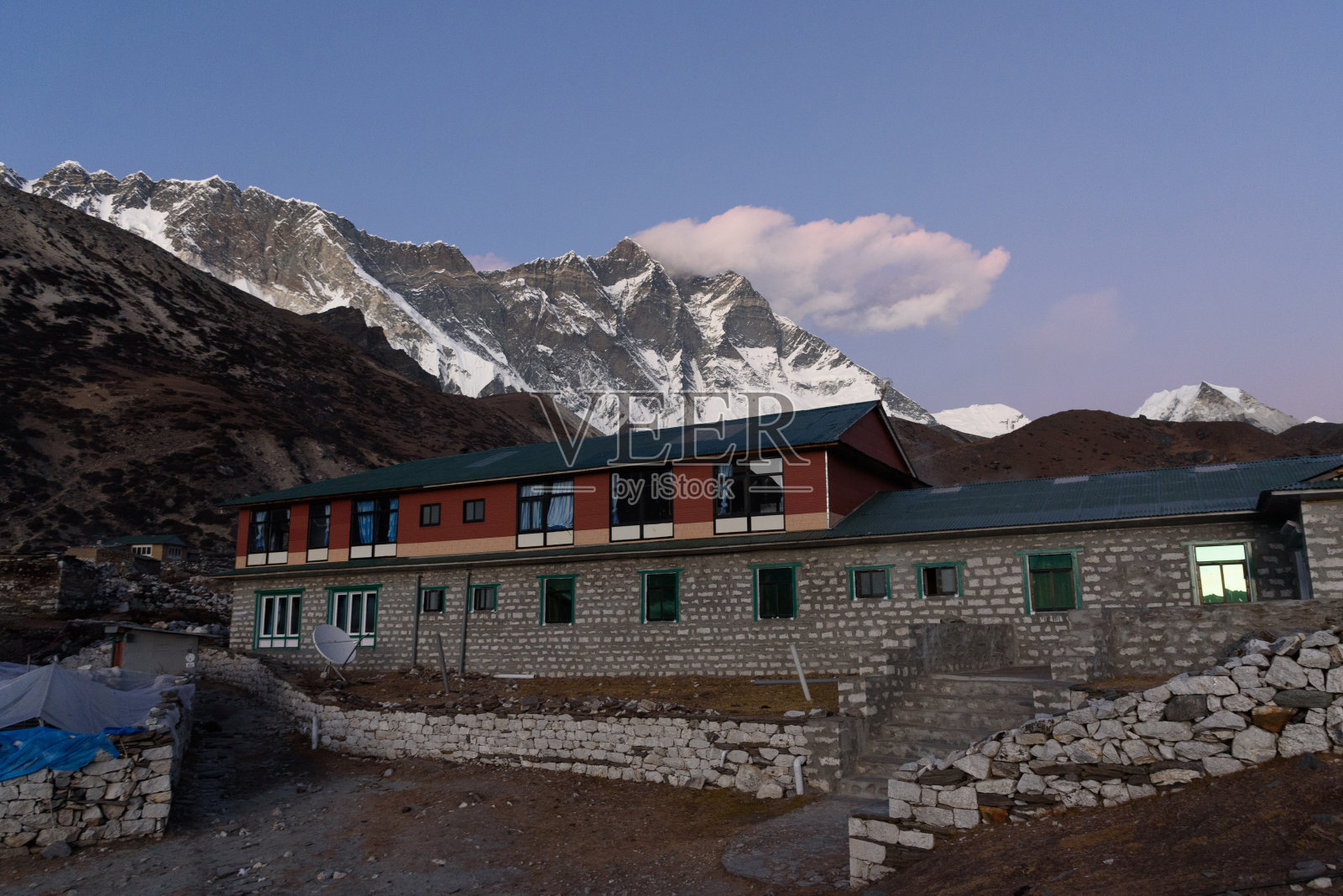 楚雄村的一间小屋照片摄影图片