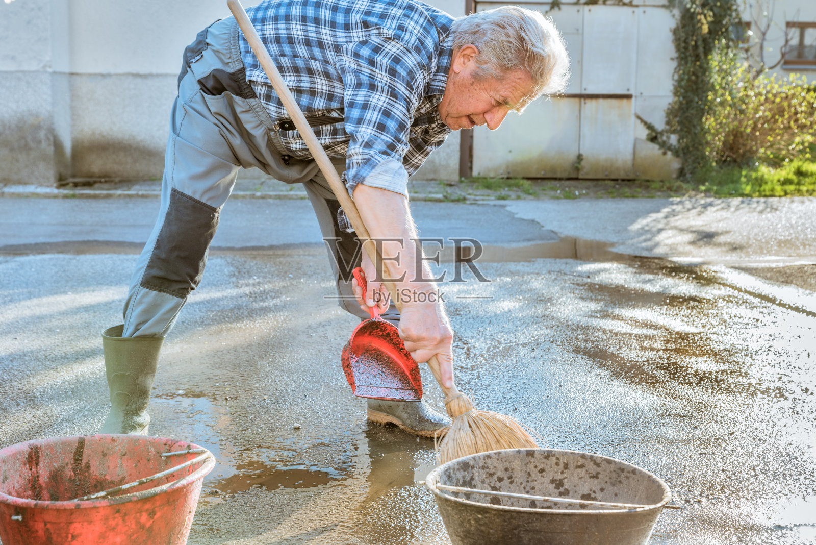 高压清洗后的入口清洁工作照片摄影图片