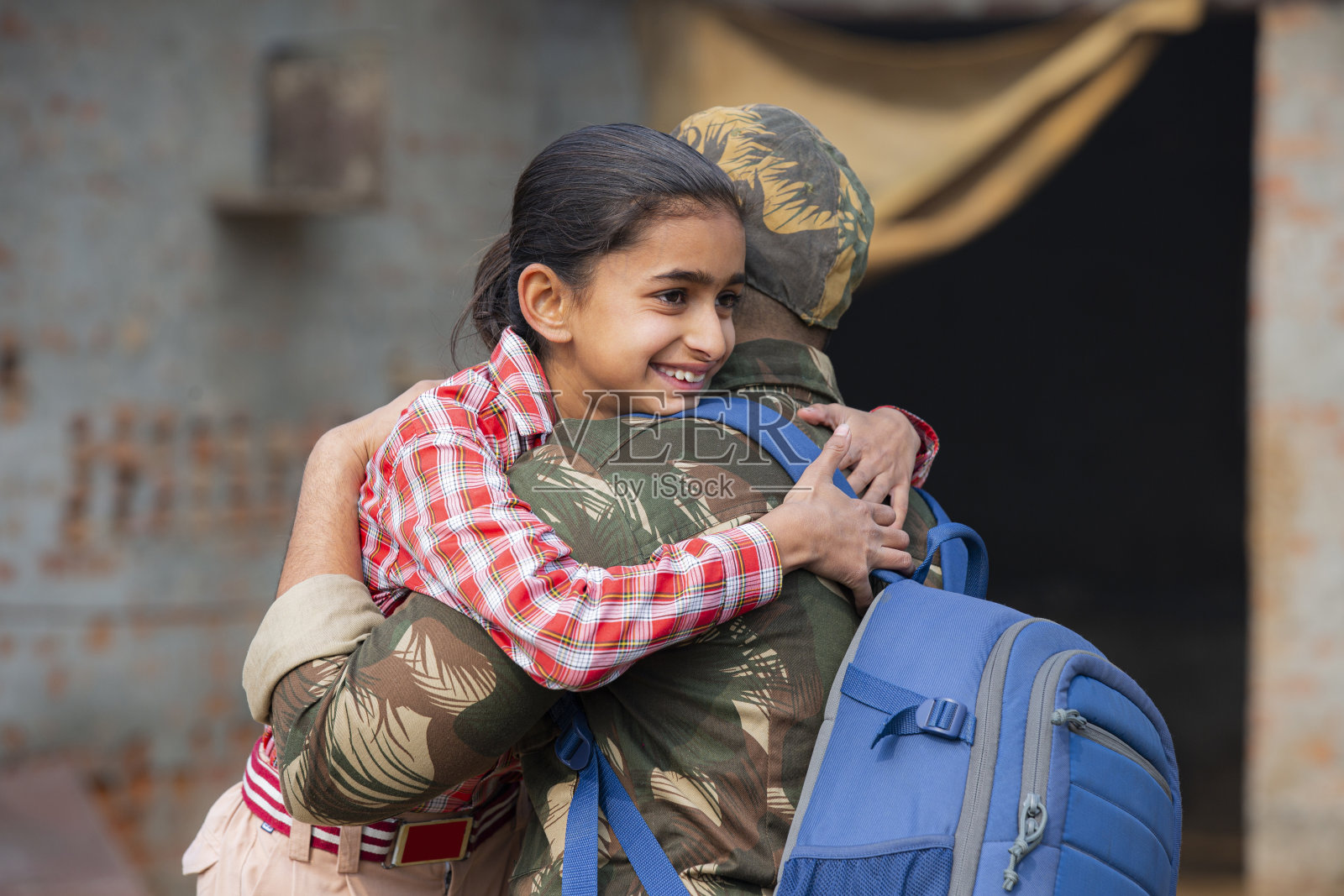 父亲从印度军队回家照片摄影图片