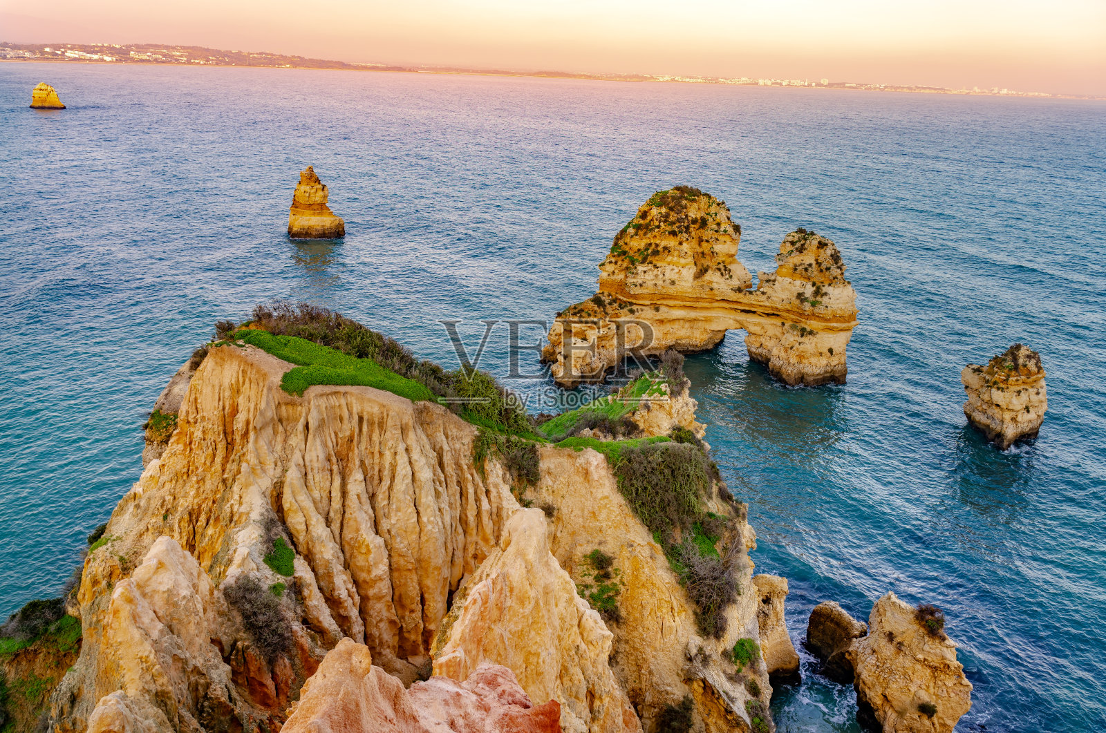 葡萄牙阿尔加维海岸美丽的海滩照片摄影图片