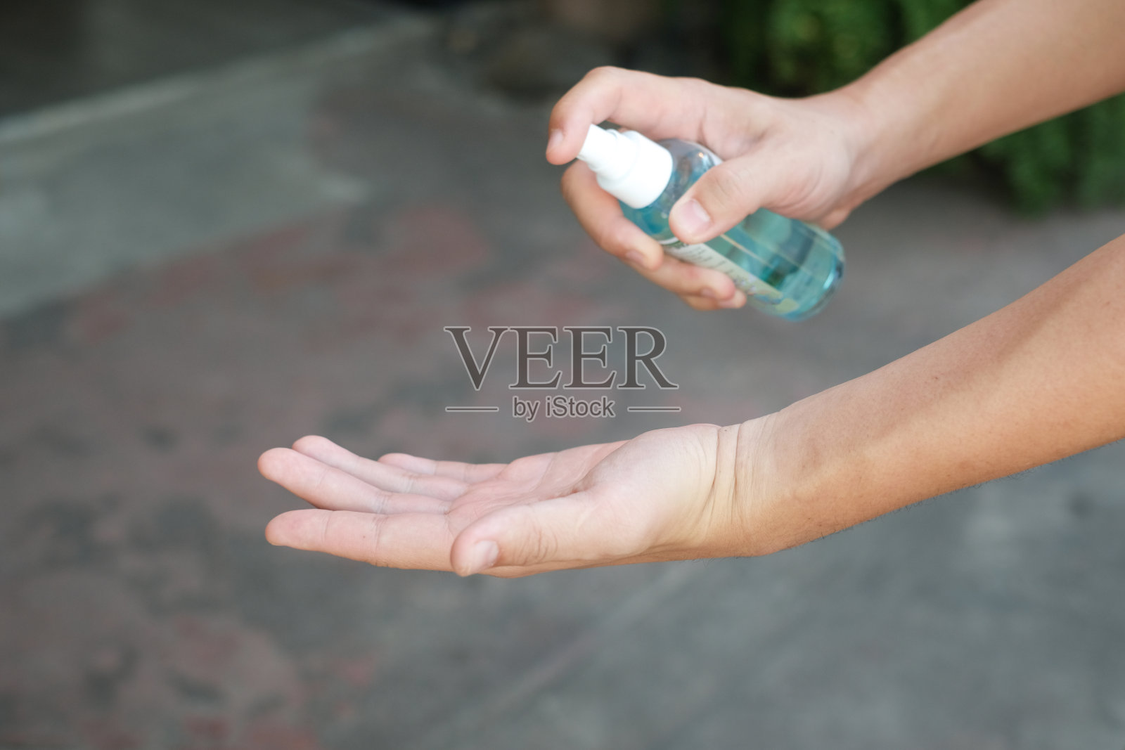 COVID-19关闭洗手消毒液凝胶分配器照片摄影图片