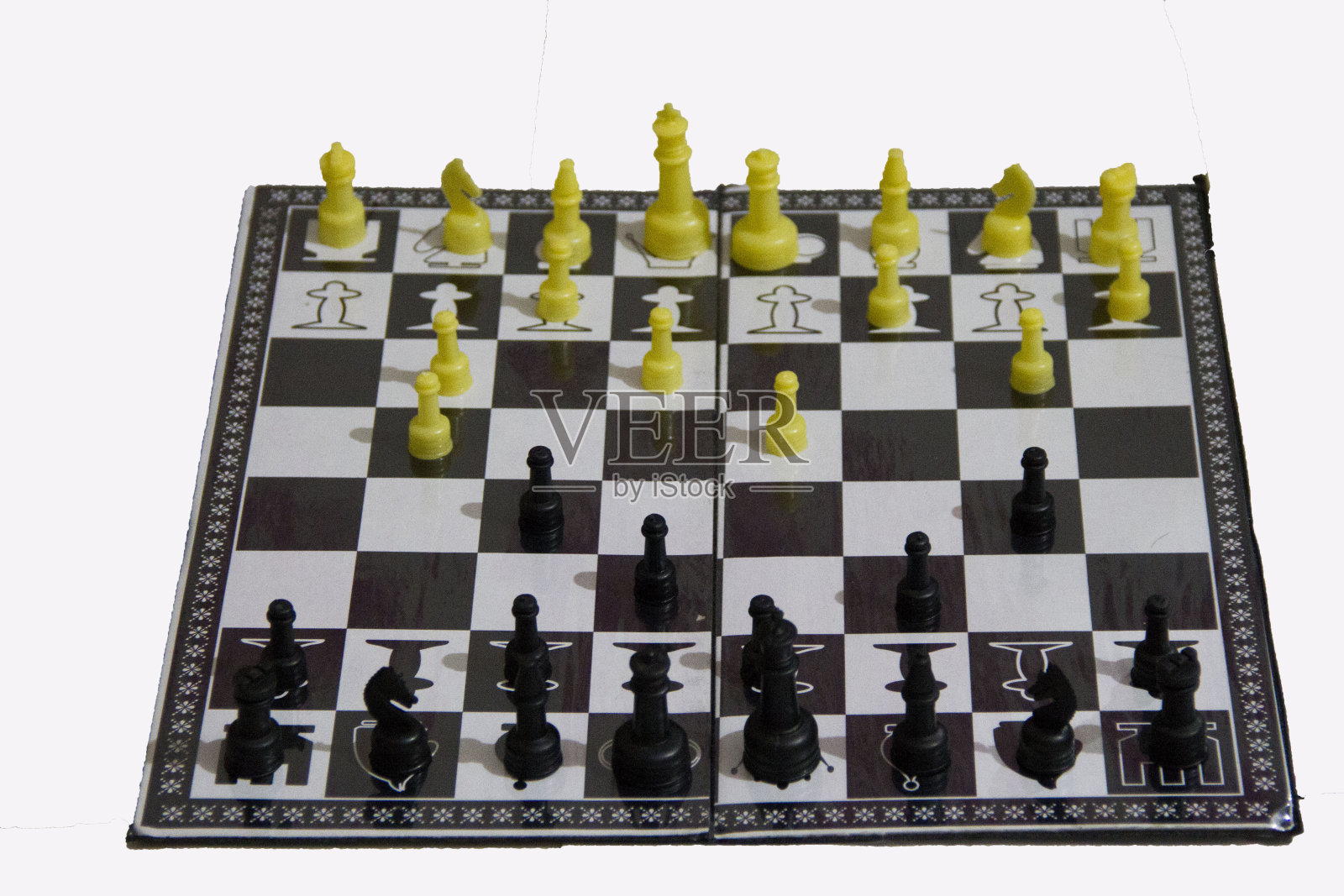 棋盘游戏代表着企业战略与世界市场竞争。找出最好的解决方案来满足目标，目标和目标。具有挑战性概念的标志和符号。照片摄影图片