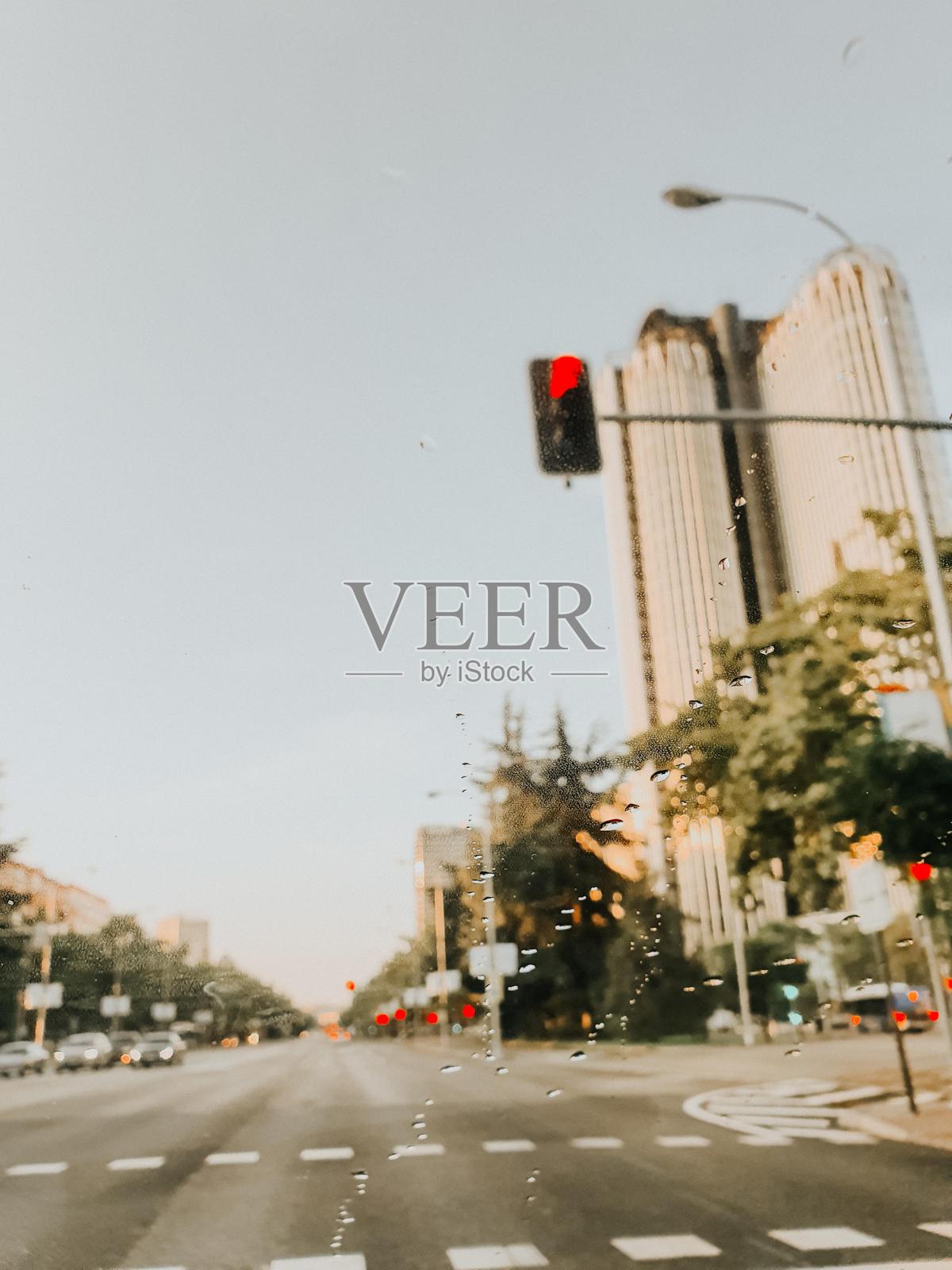 复古的马德里街道。照片摄影图片