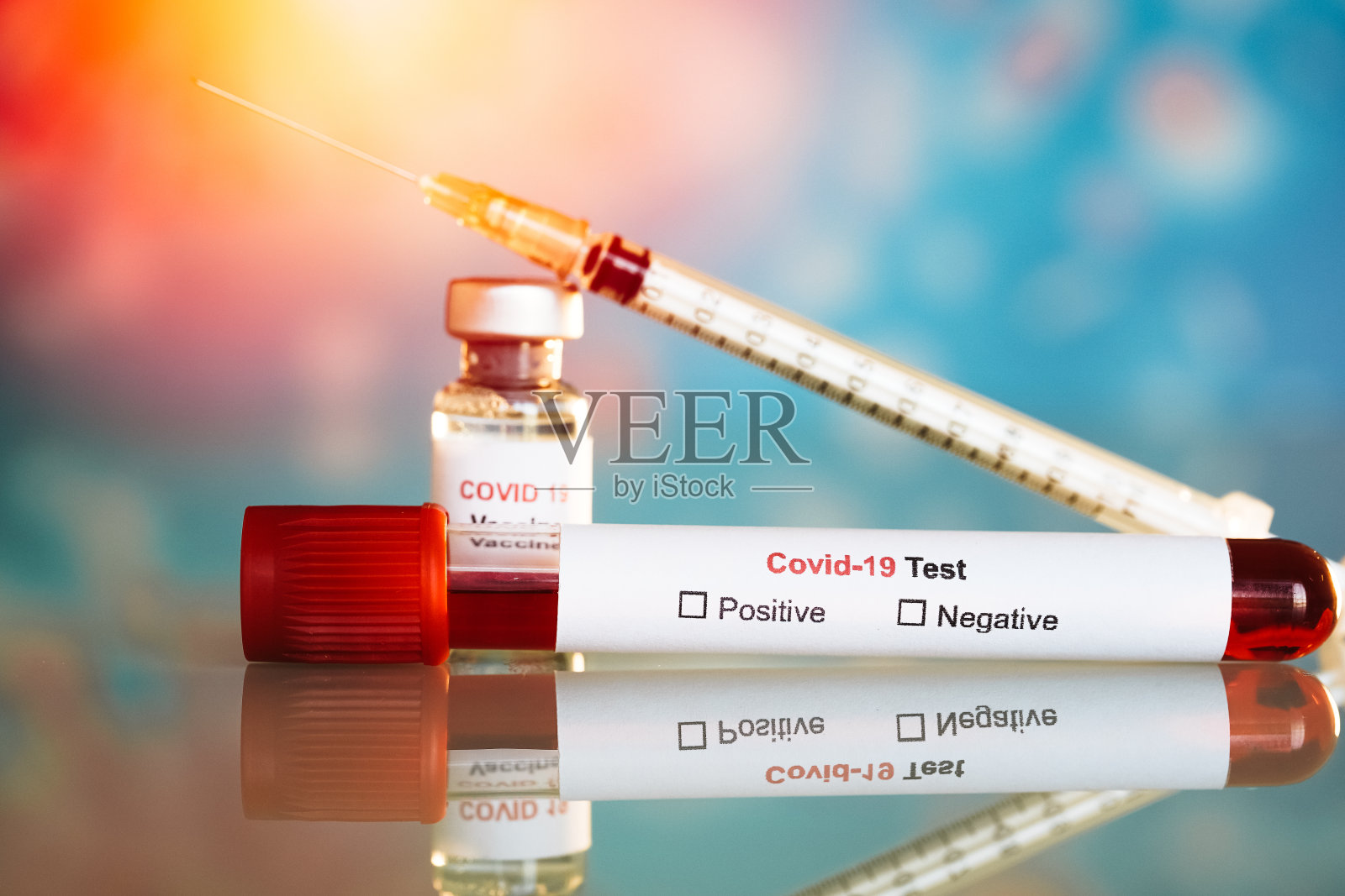 Covid-19(冠状病毒)血液样本试管照片摄影图片