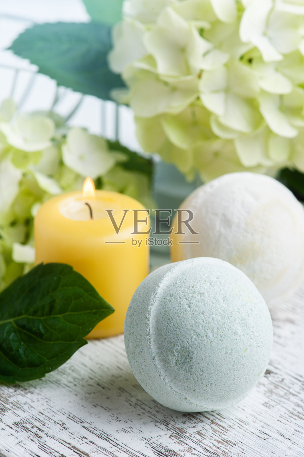 斯帕的绿色芳香浴炸弹照片摄影图片