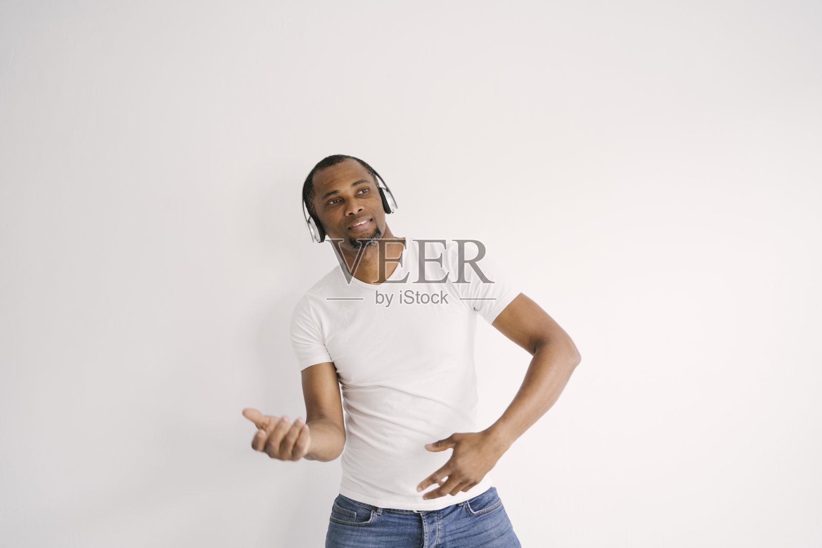 听酷音乐，非洲根源，民族人民与音乐概念，节奏与布鲁斯照片摄影图片