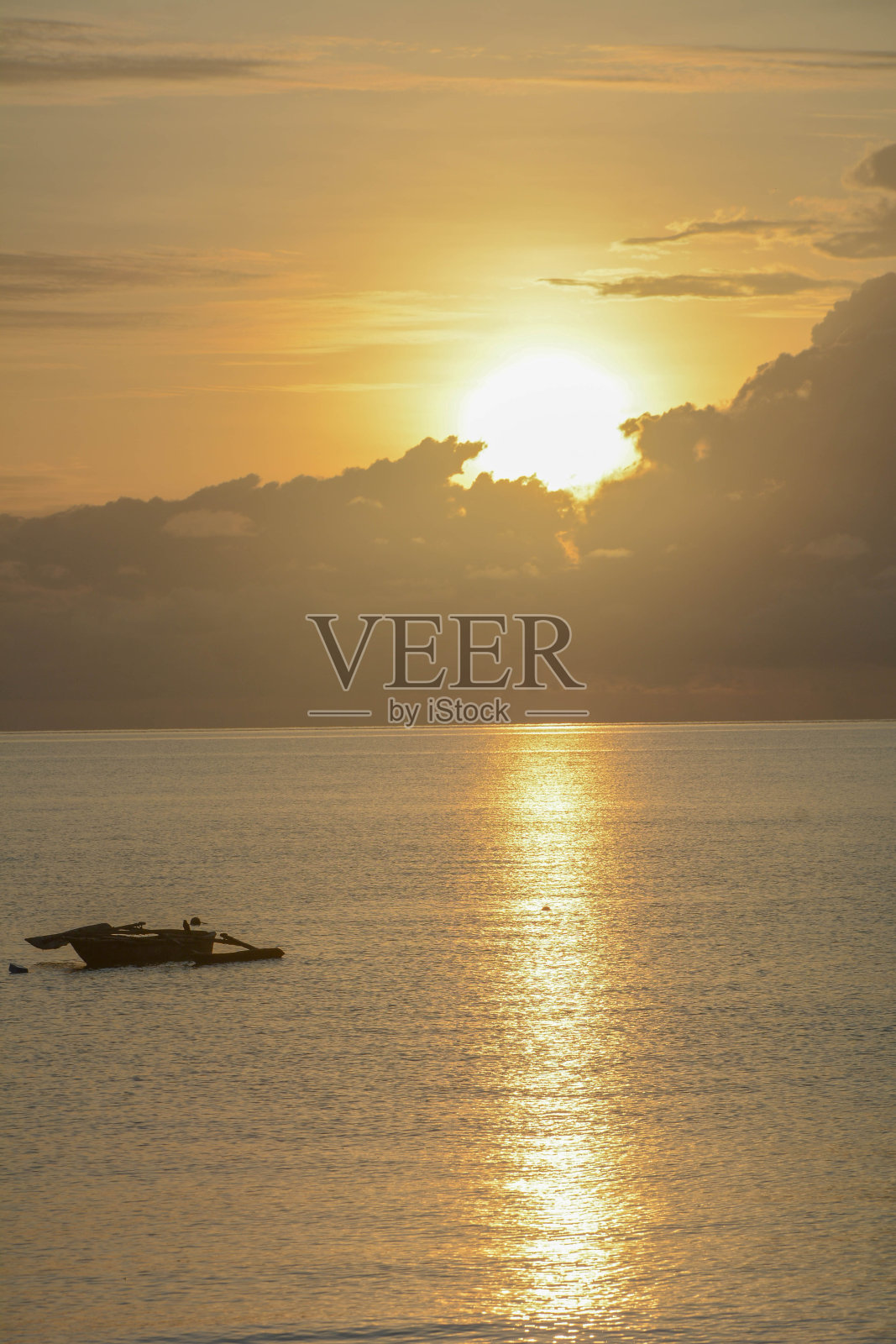 海上美丽的日出照片摄影图片