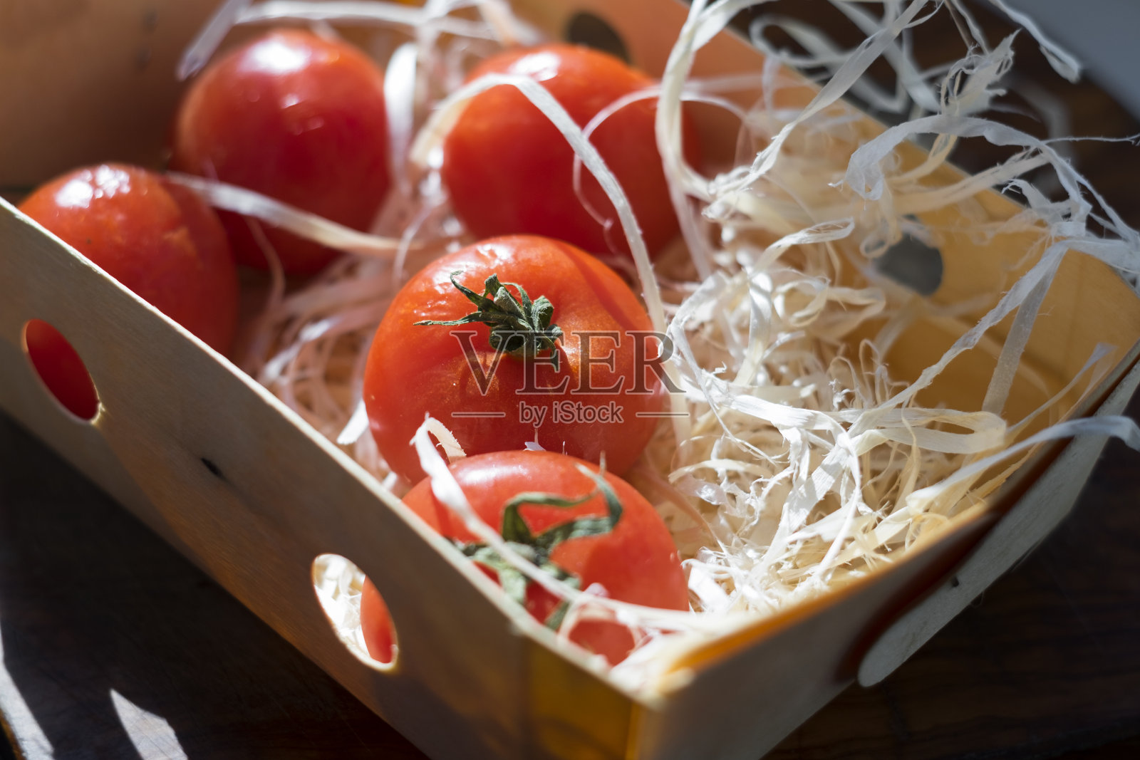 红色,成熟的西红柿照片摄影图片