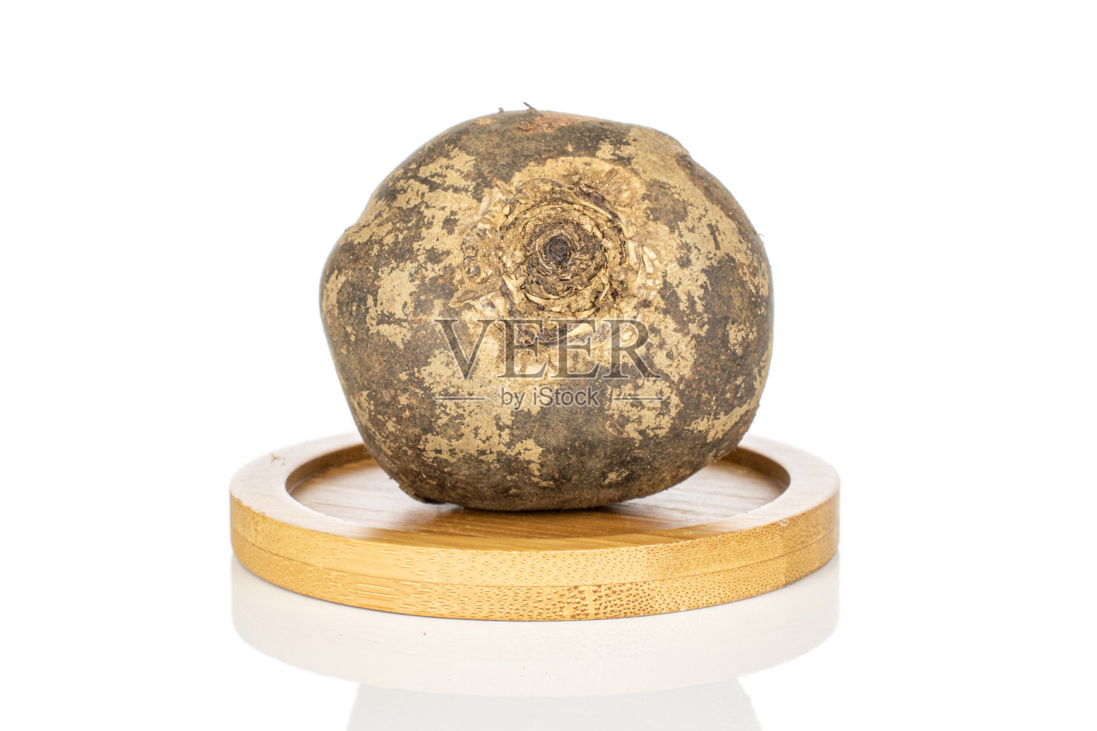 原甜甜菜根孤立在白色照片摄影图片