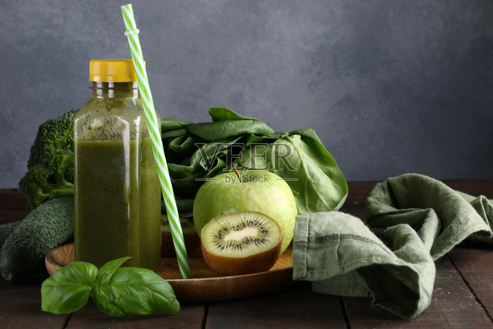 健康的绿色奶昔照片摄影图片